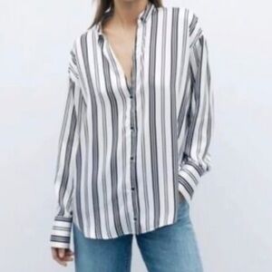 Zara Button down shirt size XS